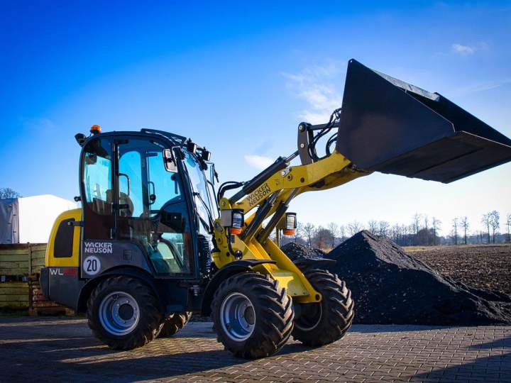 Hoflader-mieten-Delbrück